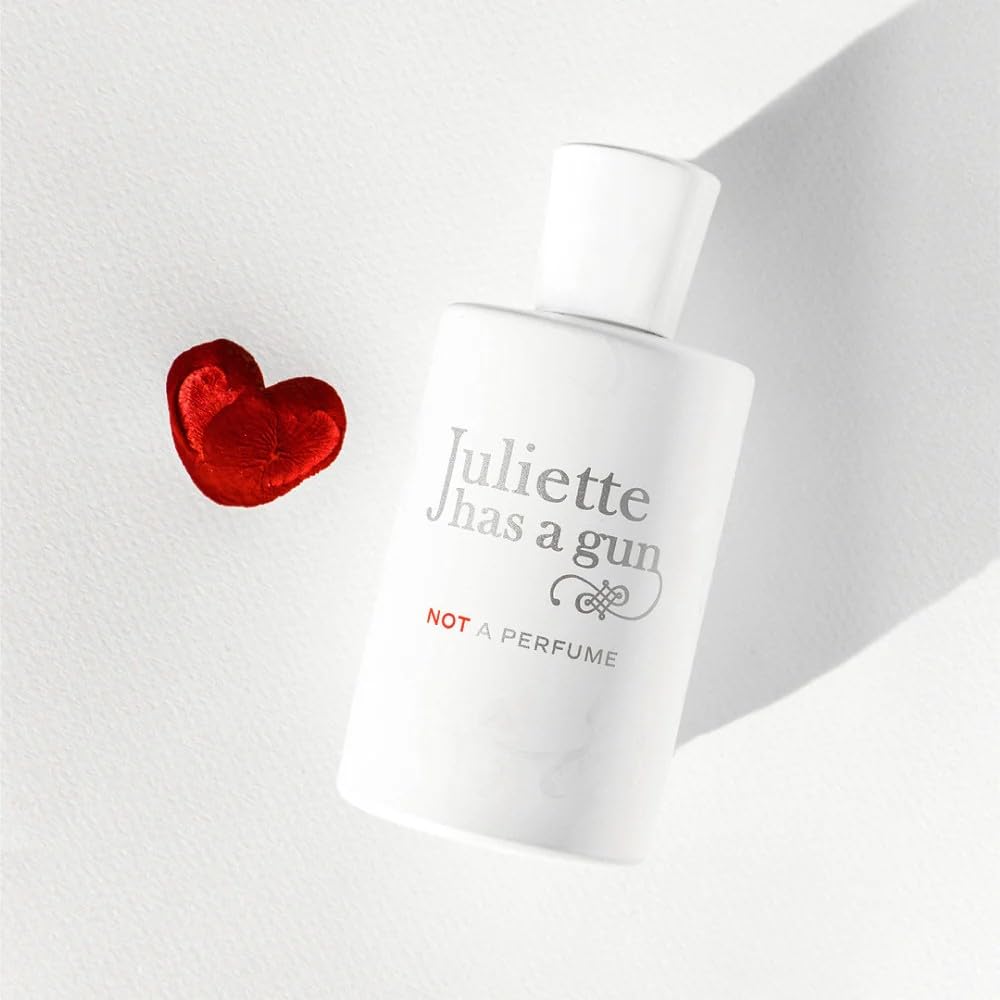 Juliette has a gun, not a perfume. Wanginya unik dan lembut, cocok untuk pengguna parfum yang suka wangi bersih segar!