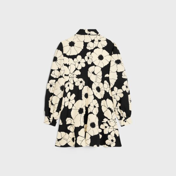 Back view Celine Skater Mini Dress in wool organza dengan resleting tengah dan detail hook-and-eye