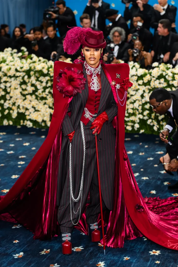 Teyana taylor selebriti dan penyanyi  Hollywood di met gala 2025, di desain oleh Ruth E. Carter. 