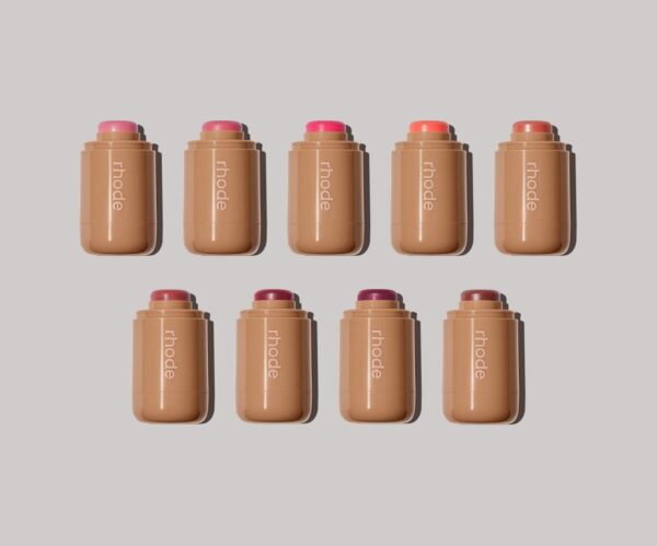 Rhode Pocket Blush dalam berbagai pilihan shade, blush creamy stick dengan tekstur lembut dan hasil natural glowing.