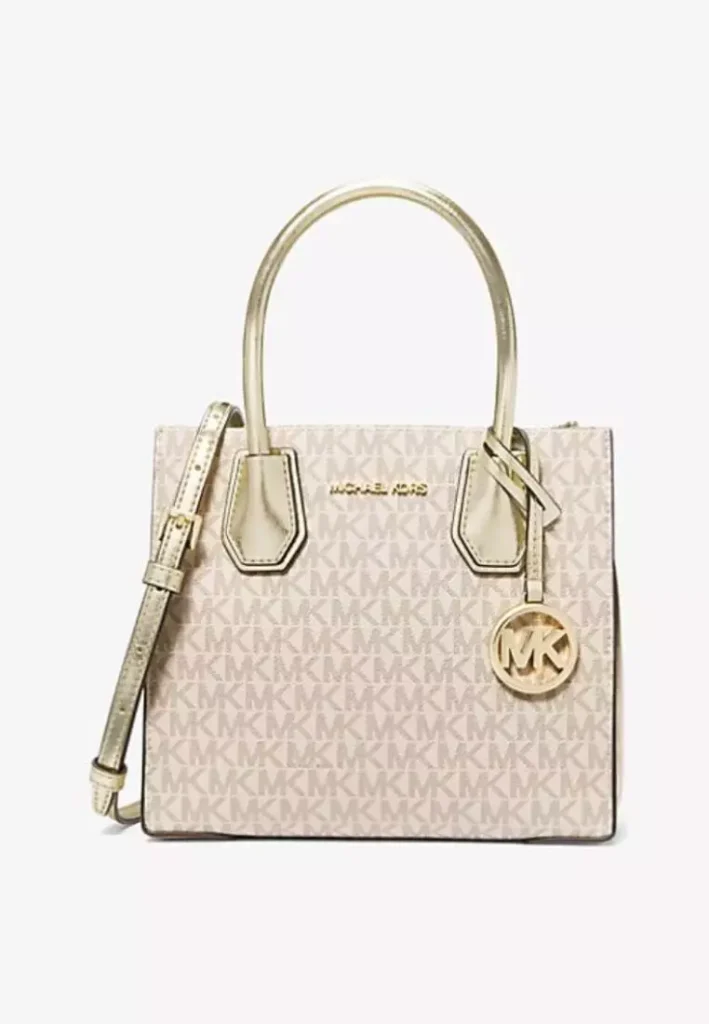 Tas Michael Kors Mercer, tas tangan kulit terstruktur yang populer dan serbaguna. Dihias dengan monogram dan kulit saffiano.