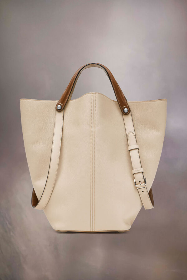 Maison Margiela Top Handle Dress-Age Medium bag kulit premium warna netral dengan desain struktural elegan