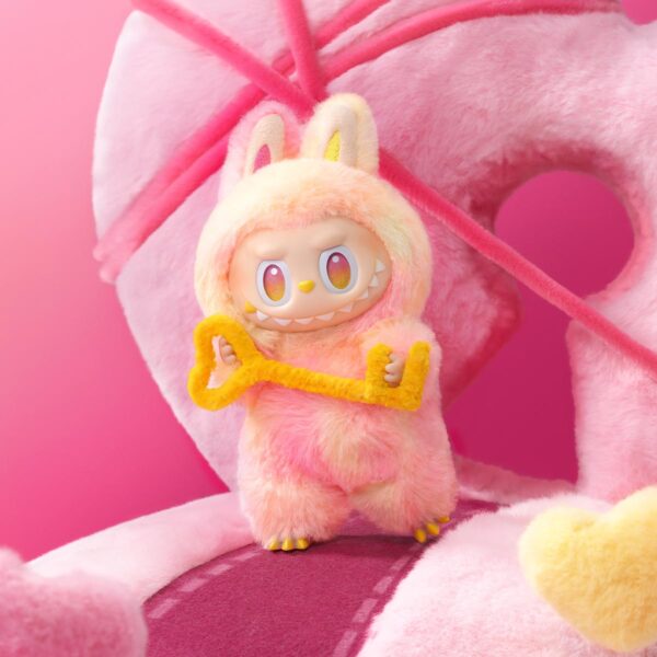 boneka labubu warna lucu dengan kunci